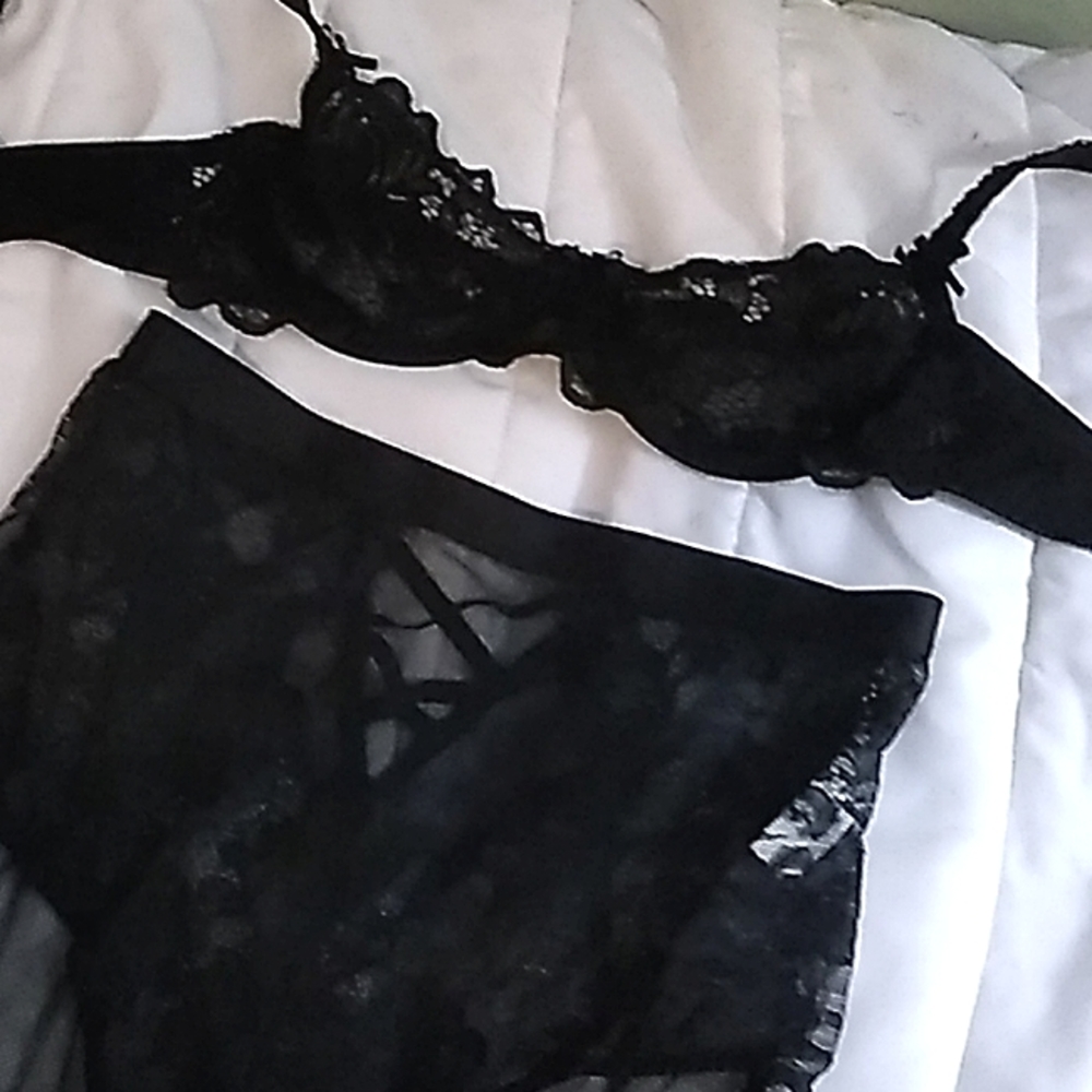 NWOT Adore Me 2 piece set. top: 30A bottom: XS